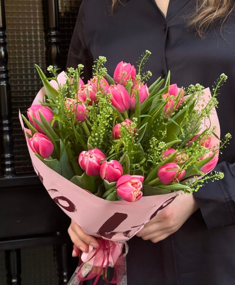 21 Tulips with Thlaspi